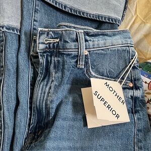 Mother superior - The Dodger Skimp Cuff
$268
Wash: Music Is The Medium